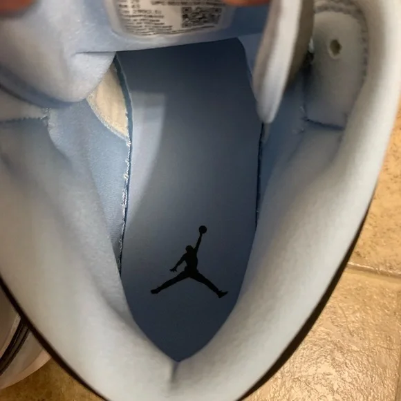 Jordan 1 Mid SE - Picture 9 of 11